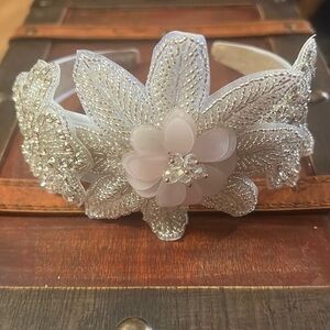 Elegant flower headband